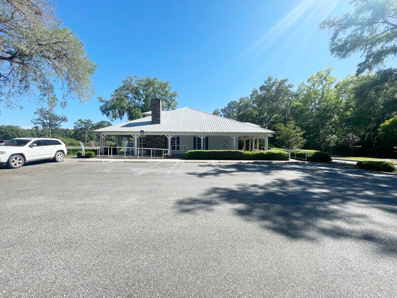 More Photos Of 21848 S County Road 325, Hawthorne Restaurant For Sale