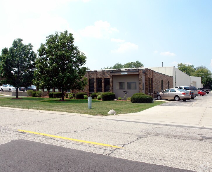 More Photos Of 734-736 S Vermont St, Palatine Warehouse For Sale