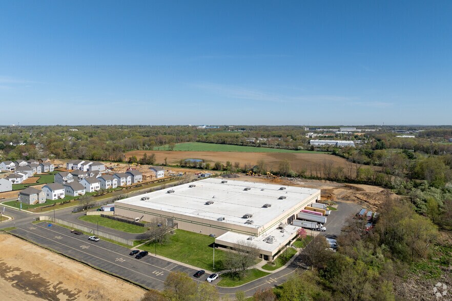 More Photos Of 183 Three Brooks Rd, Freehold Warehouse For Lease