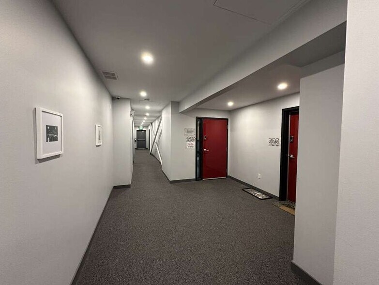 More Photos Of 27 D'armes Pl, Kingston Office For Lease