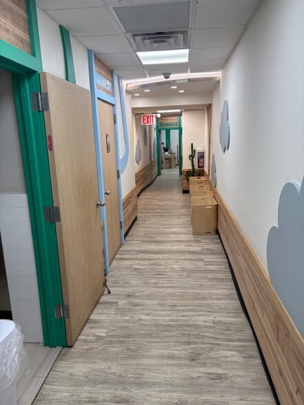 More Photos Of 47-28 11th St, Long Island City Apartments For Lease