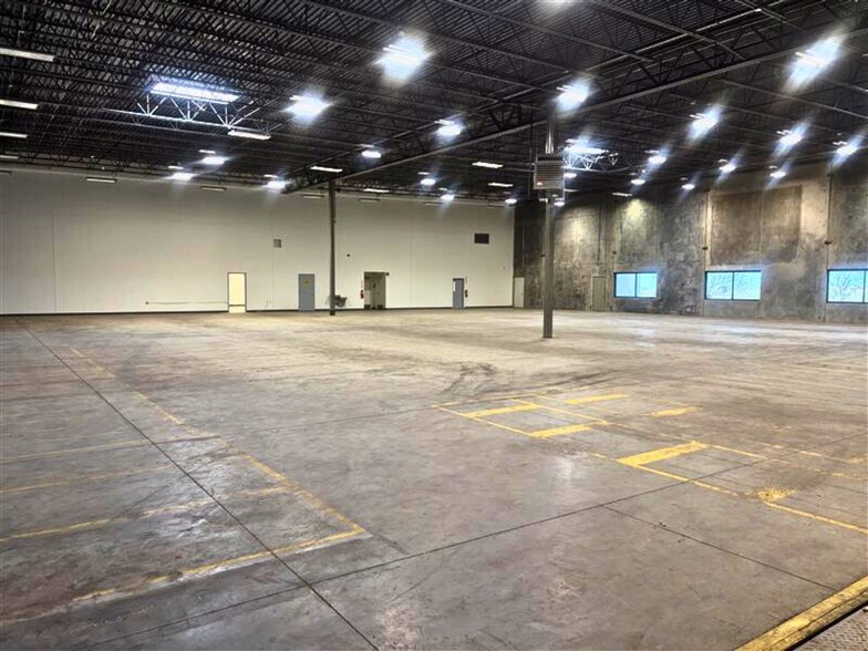 More Photos Of 7700 CF Jordan Dr, El Paso Warehouse For Lease