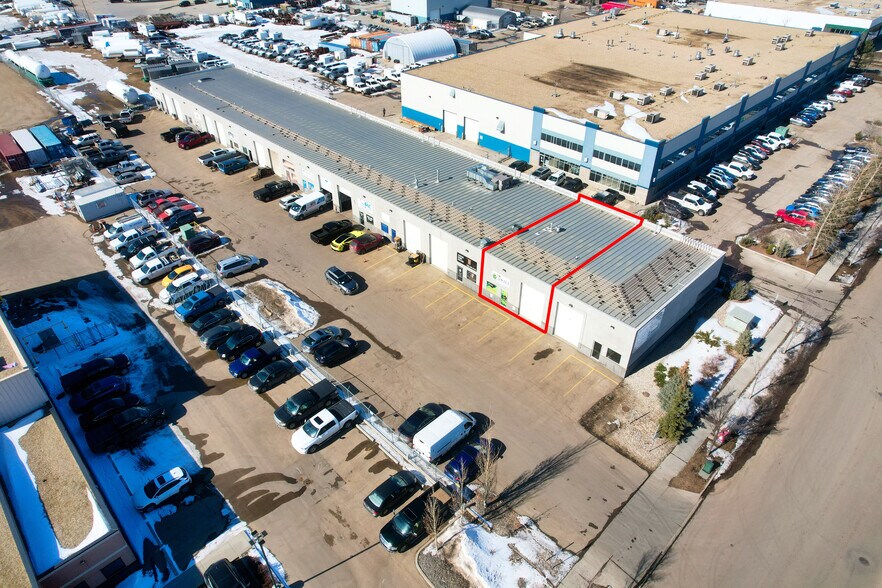 More Photos Of 5404-5420 36 St NW, Edmonton Service For Sale