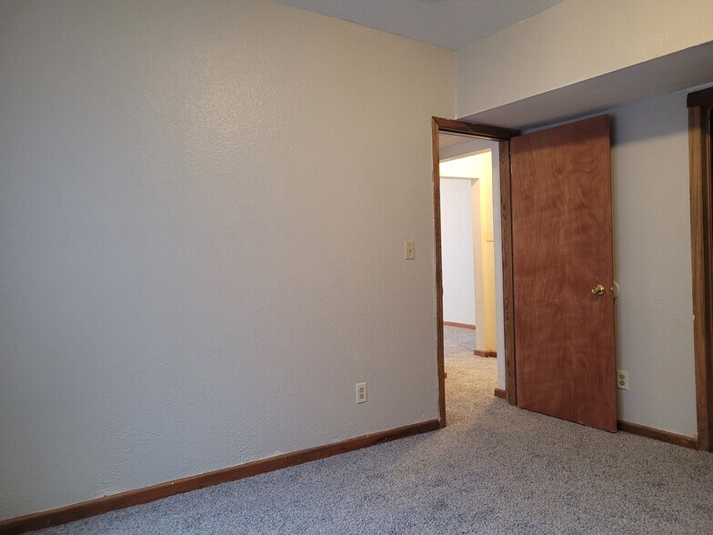 More Photos Of 4476 N 29th St, Milwaukee Freestanding For Sale