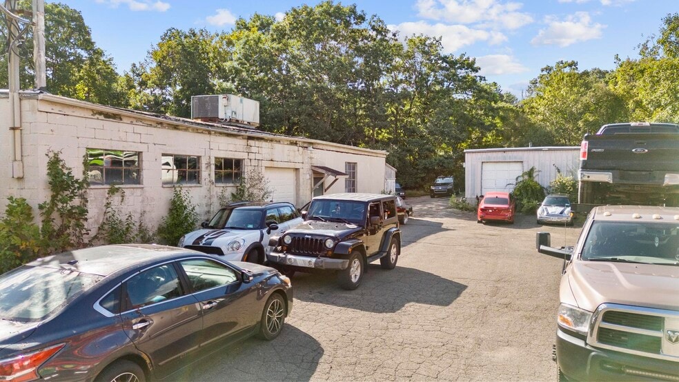 More Photos Of 435 Bridgeport Ave, Shelton Warehouse For Sale