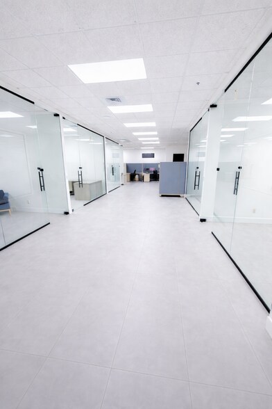 More Photos Of 701 Park of Commerce Blvd, Boca Raton Light Distribution For Lease