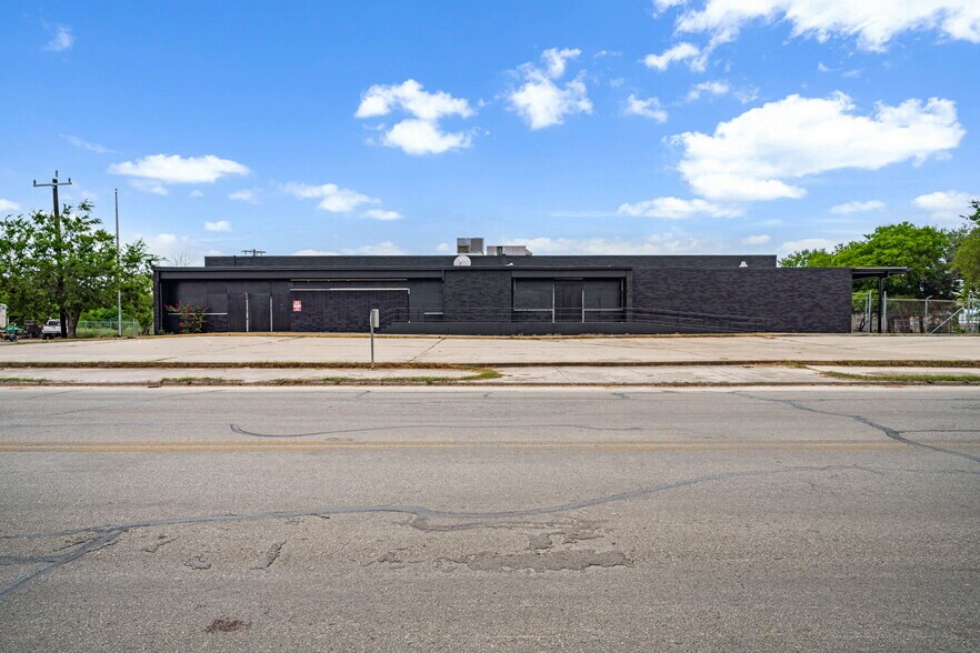 Primary Photo Of 7503 Harlow Dr, San Antonio Freestanding For Lease