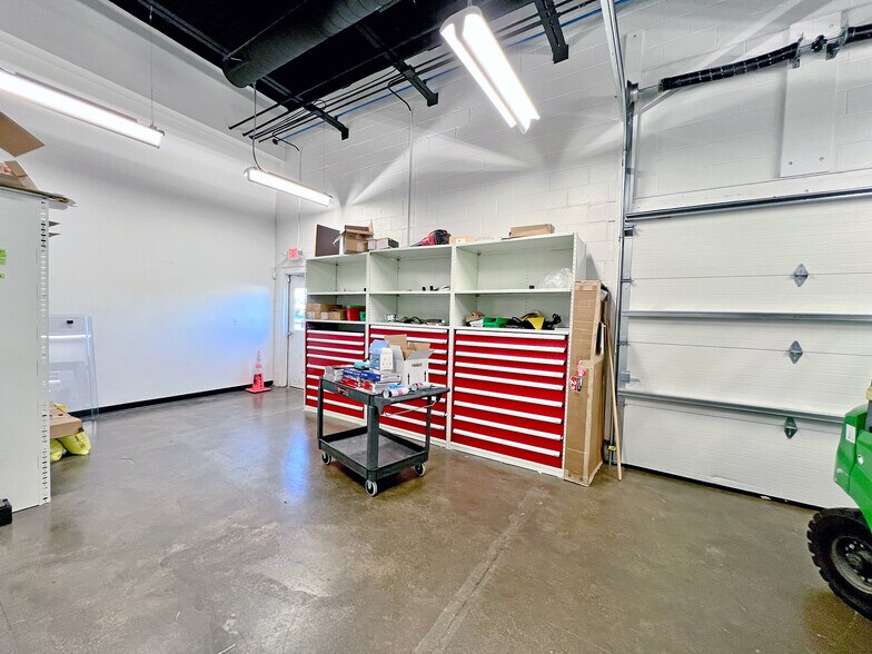 More Photos Of 501 Salem Pl, Fairview Heights Auto Dealership For Sale