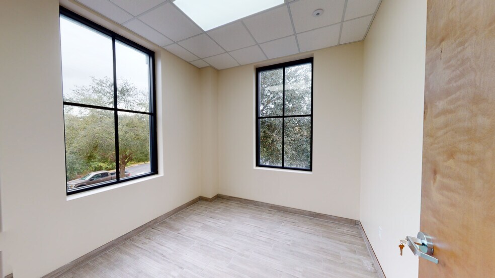More Photos Of 7701 Little Rd, New Port Richey Medical For Lease