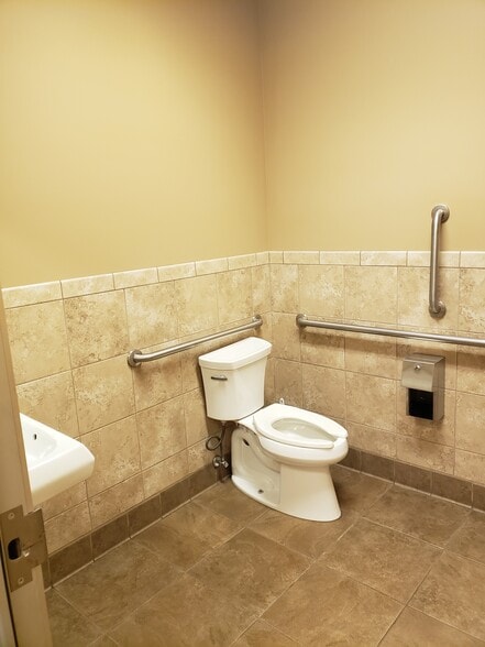 More Photos Of 7235 E Hampton Ave, Mesa Warehouse For Sale