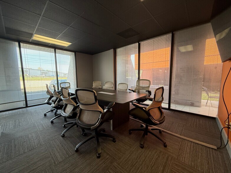 More Photos Of 3050 Amwiler Rd, Peachtree Corners Office For Lease