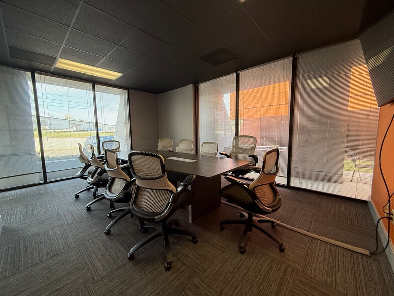 More Photos Of 3050 Amwiler Rd, Peachtree Corners Office For Lease