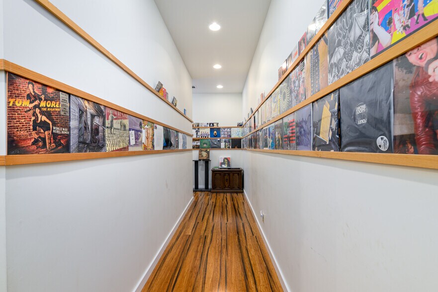 More Photos Of 1721 E Main St, Ventura Storefront For Sale