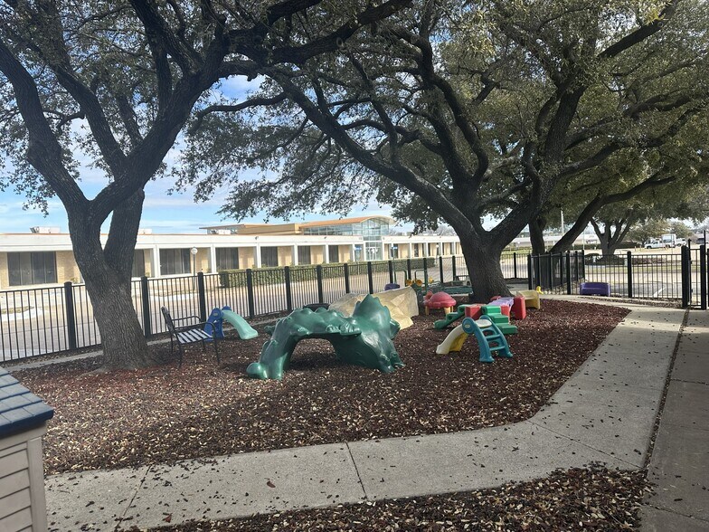 More Photos Of 1075 Executive Dr E, Richardson Daycare Center For Sale