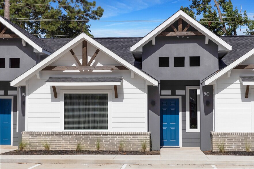 More Photos Of 10317 Lake Rd, Houston Apartments For Sale