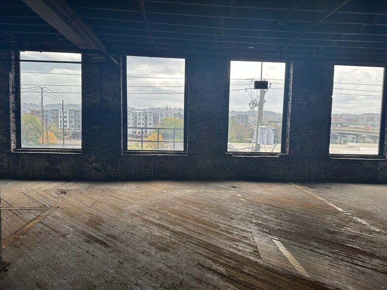 More Photos Of 2425 1st Ave N, Birmingham Storefront Retail Office For Sale