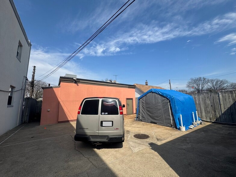 More Photos Of 816 Hempstead Tpke, Franklin Square Office For Sale