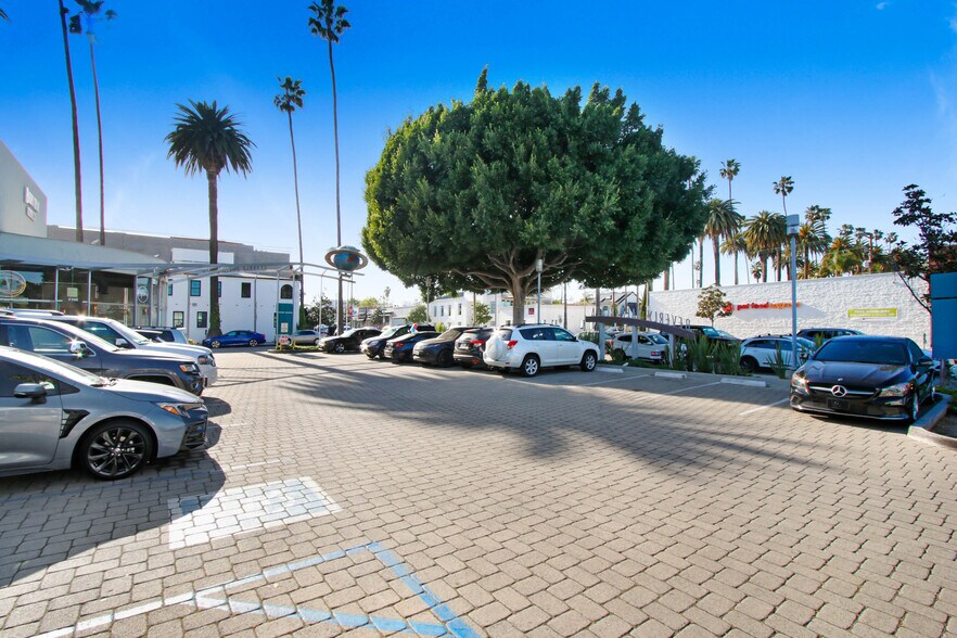 More Photos Of 9150-9158 W Olympic Blvd, Beverly Hills Unknown For Lease
