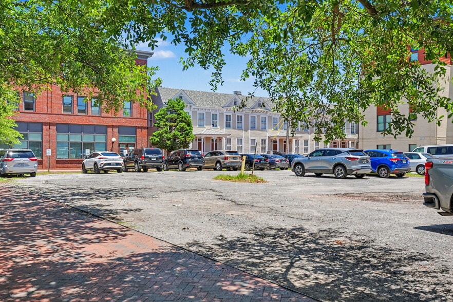 More Photos Of 512-514 Martin Luther King Jr Blvd, Savannah Storefront Retail Residential For Lease