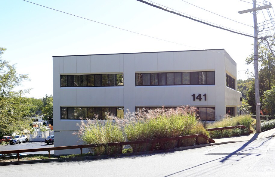 More Photos Of 141 N State Rd, Briarcliff Manor Village Medical For Lease