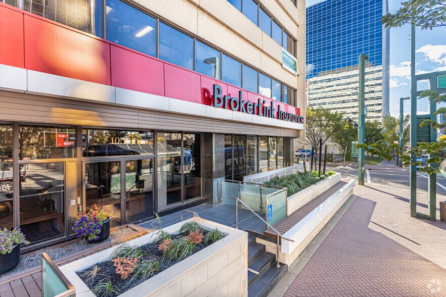 More Photos Of 10055 106th St NW, Edmonton Office For Lease