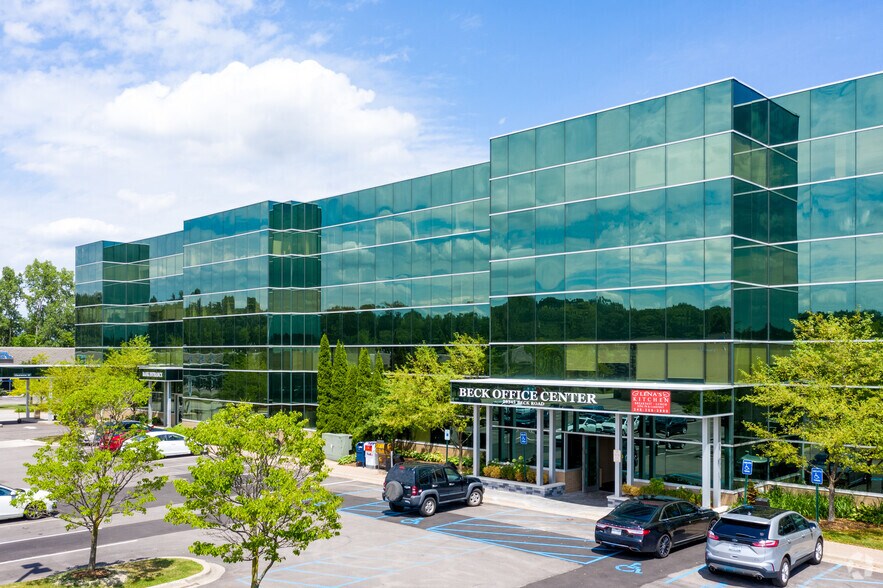 More Photos Of 28345 Beck Rd, Wixom Coworking Space
