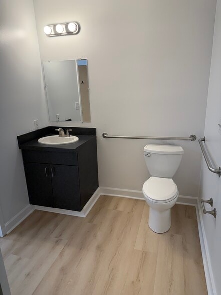 More Photos Of 1147 Independence Blvd, Virginia Beach Medical For Lease