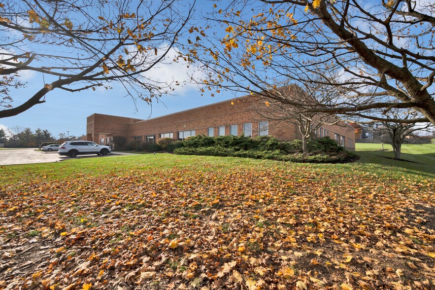 More Photos Of 1445 Kemper Meadow Dr, Cincinnati Loft Creative Space For Sale