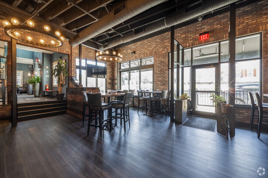 More Photos Of 140 Main St, North Easton Restaurant For Lease