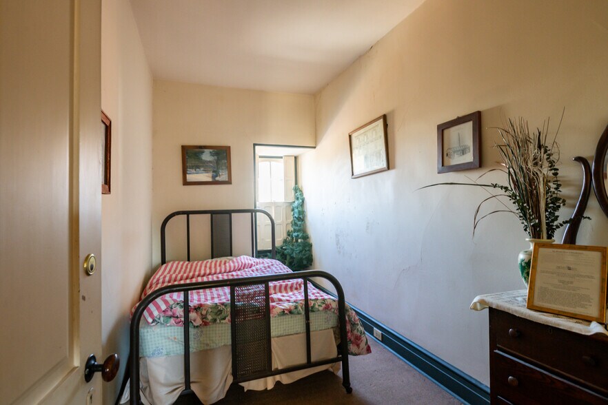 More Photos Of 101 N Market St, Schaefferstown General Retail For Sale