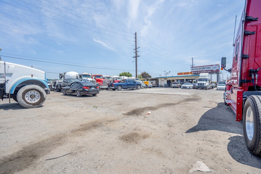 15801 Avalon, Gardena, CA 90248 Service For Sale