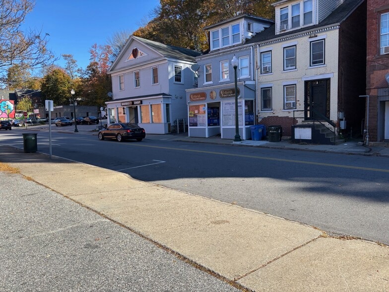 More Photos Of 78 Franklin St, Norwich Storefront Retail Office For Lease