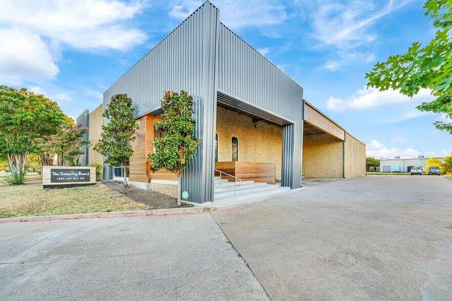 More Photos Of 1900 Jay Ell Dr, Richardson Flex For Lease