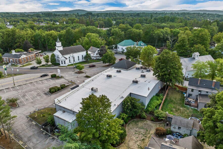 More Photos Of 15 Mont Vernon St, Milford Freestanding For Lease
