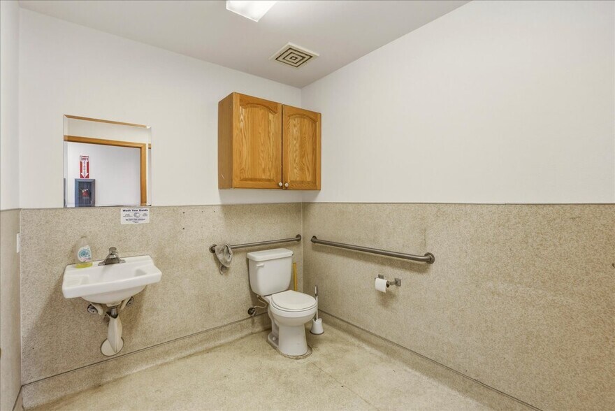 More Photos Of 414 N O St, Lompoc Warehouse For Sale