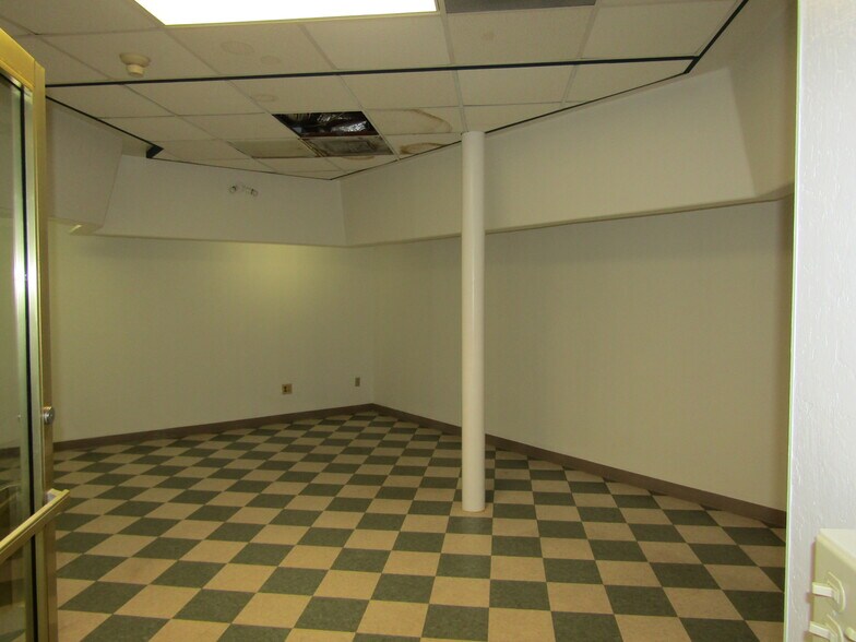 More Photos Of 131 W Main St, New Iberia Storefront For Lease