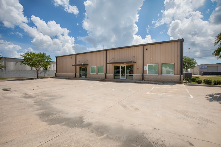 More Photos Of 1145 Butler Rd, League City Office For Sale