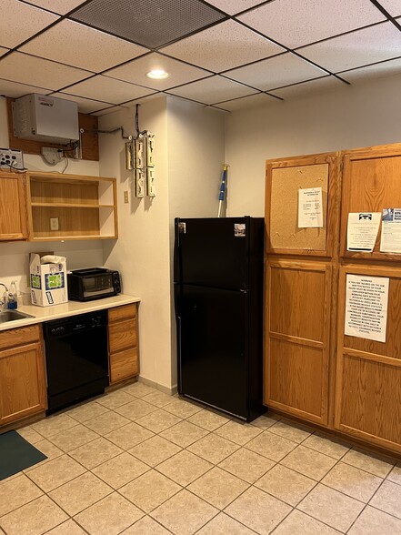 More Photos Of 34237 Highway 6, Edwards Bank For Lease