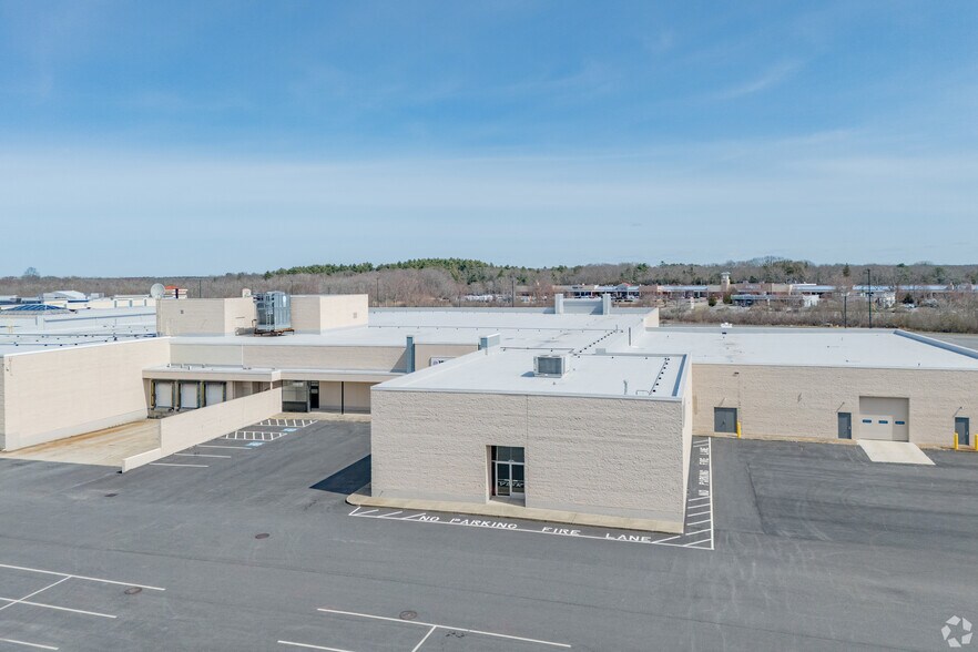 More Photos Of 262 Swansea Mall Dr, Swansea Storefront Retail Office For Sale