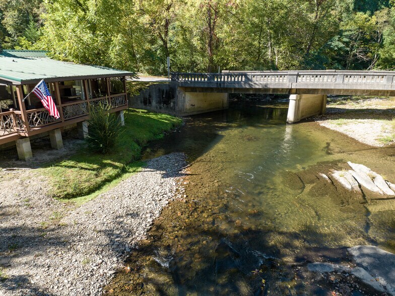 More Photos Of 125 Tee Pee Dr, Whittier Hotel For Sale