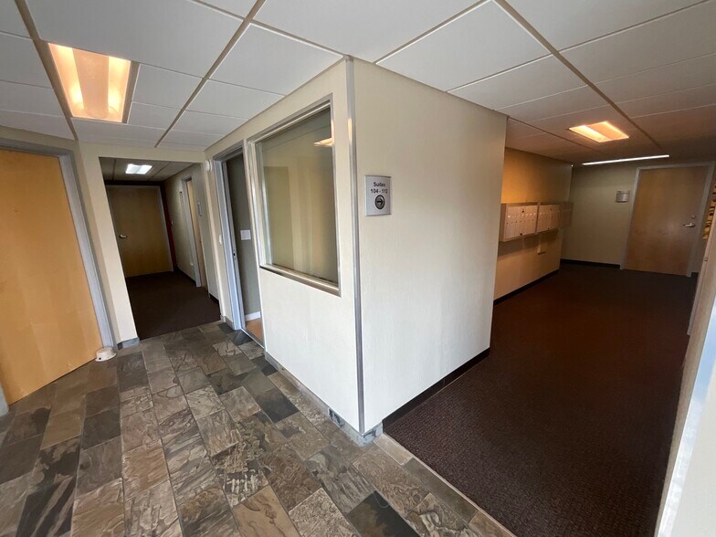 More Photos Of 825 San Antonio Rd, Palo Alto Office For Sale