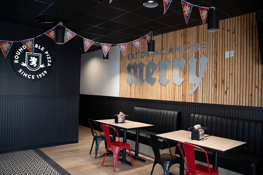 More Photos Of 11040 W IH-10, San Antonio Restaurant For Lease