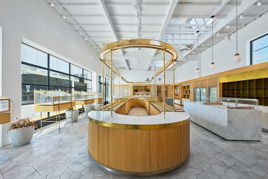 More Photos Of 8151 W 3rd St, Los Angeles Storefront For Sale