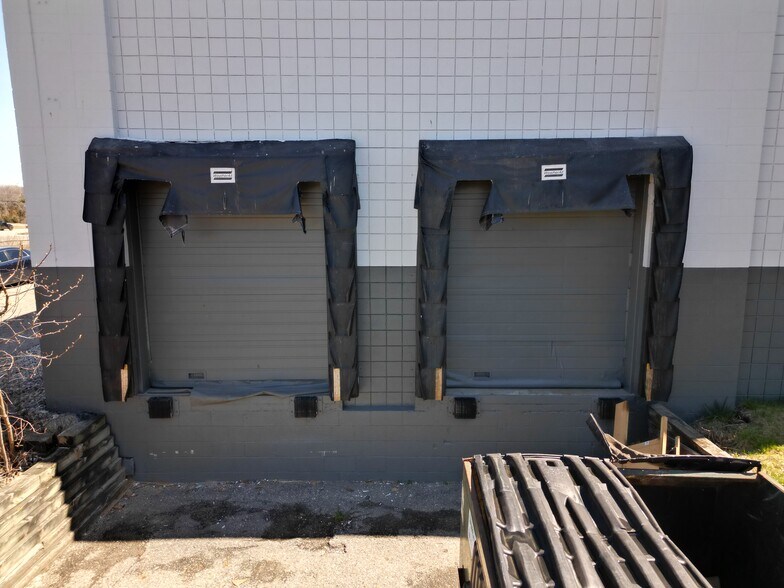 More Photos Of 12800-12828 Emerson Dr, Brighton Warehouse For Lease