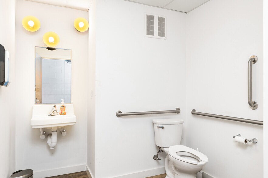 More Photos Of 2017 Ailor Ave, Knoxville Loft Creative Space For Sale