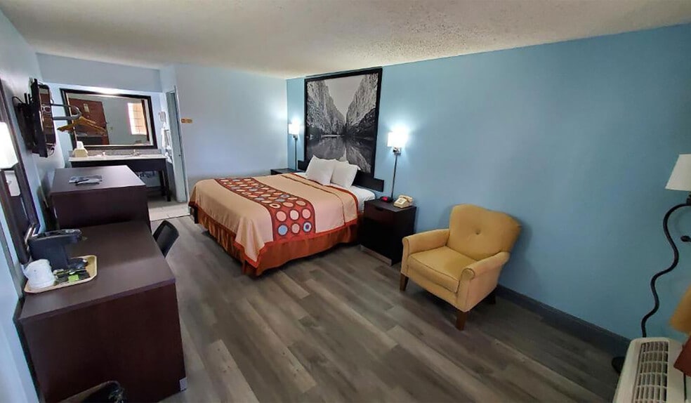 More Photos Of 1807 SE Frontage Rd, Van Horn Hotel For Sale