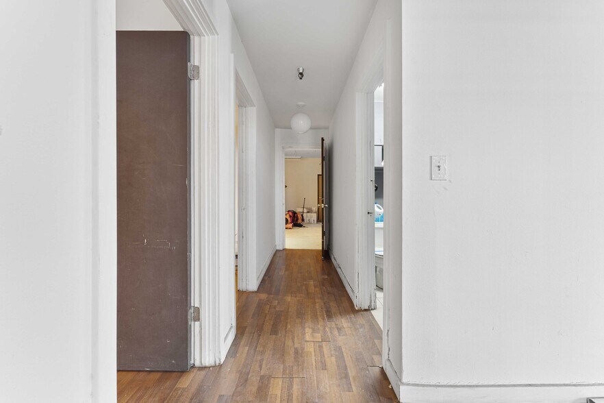 More Photos Of 15610 S Main St, Gardena Distribution For Sale