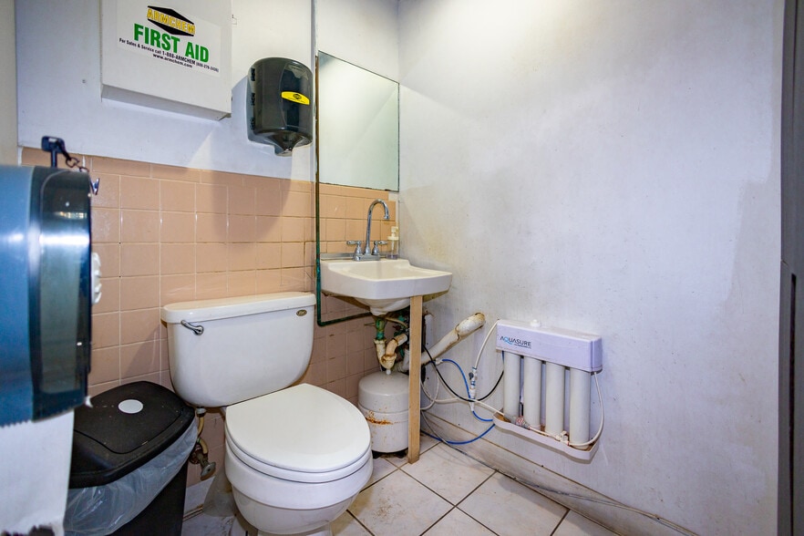 More Photos Of 7313 NW 56th St, Miami Warehouse For Sale