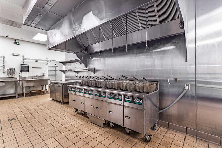 More Photos Of 4280 W Martin Luther King Blvd, Fayetteville Restaurant For Sale