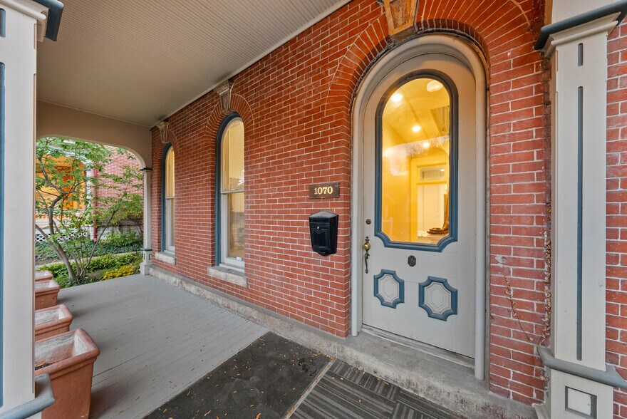 More Photos Of 1070 Washington St, Kansas City Office Residential For Sale